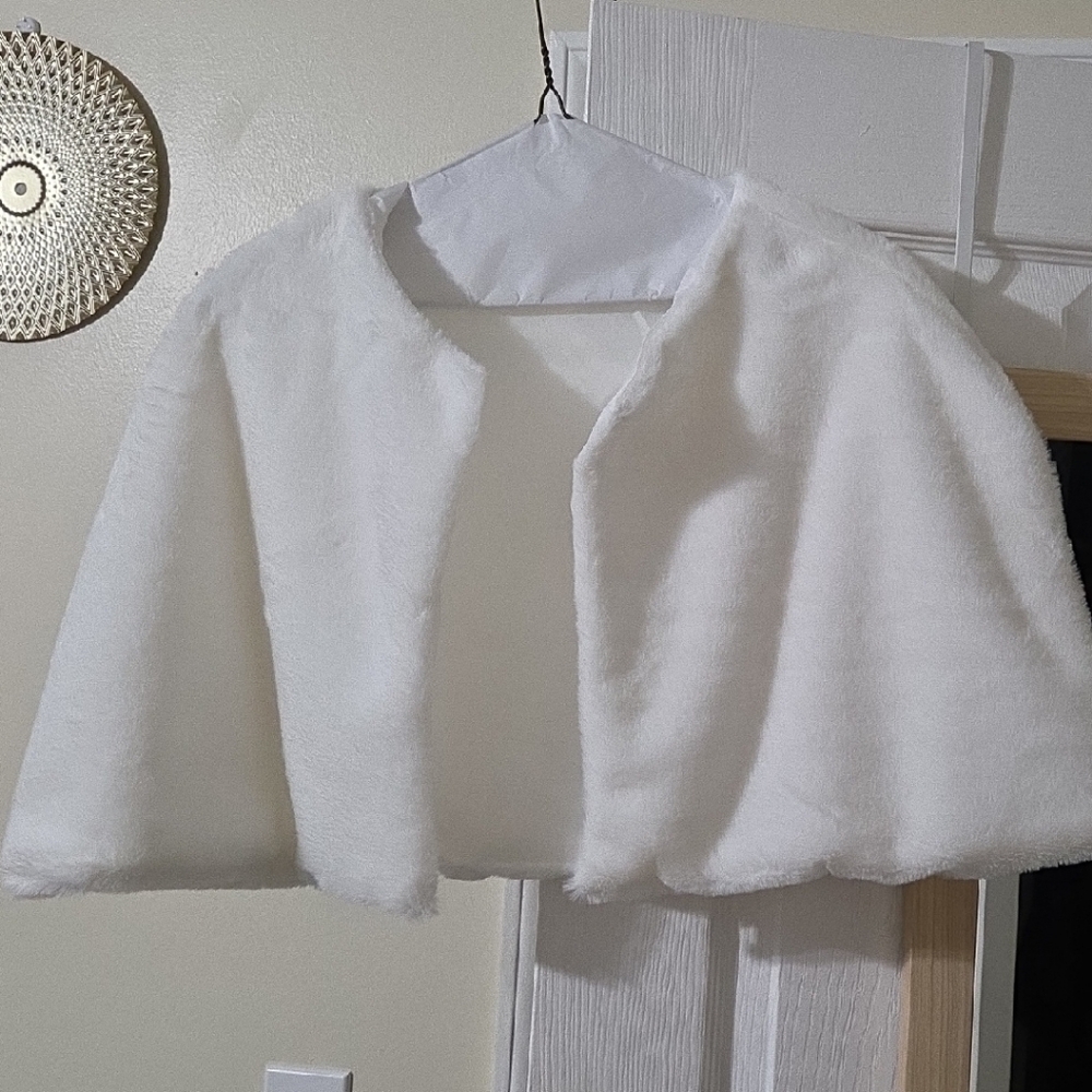 Elegant White Faux Fur Cape